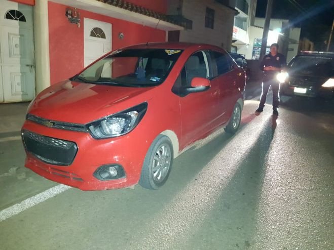 Recuperan vehículo robado de Tabasco en  San Cristóbal de Las Casas