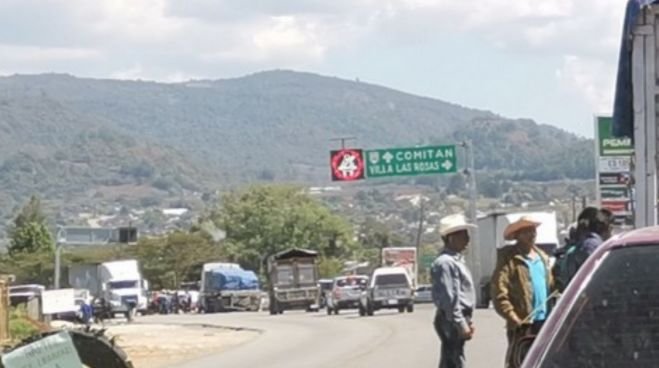 Sujeto logró evadir un bloqueo carretero en el tramo Comitán–Teopisca