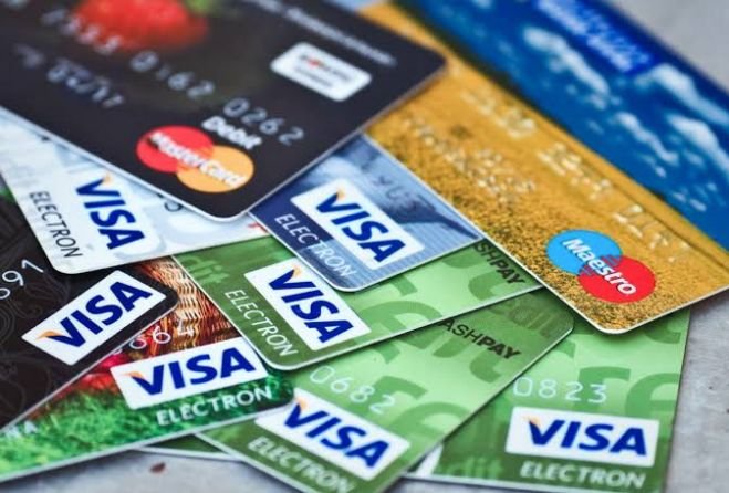 El SAT podrá multarte si gastas mas en las tarjetas de crédito de lo que ganas