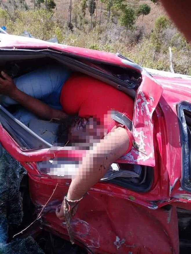 Dos muertos y dos heridos deja encontronazo en la carretera Teopisca-Comitán