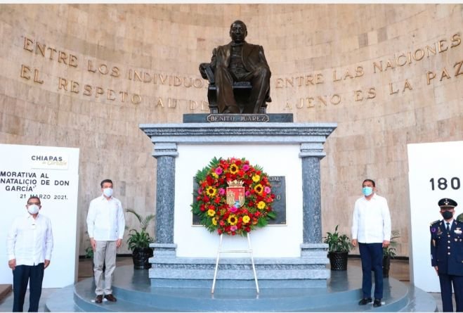 Destacan legado histórico de don Benito Juárez al conmemorar el 215 aniversario de su natalicio