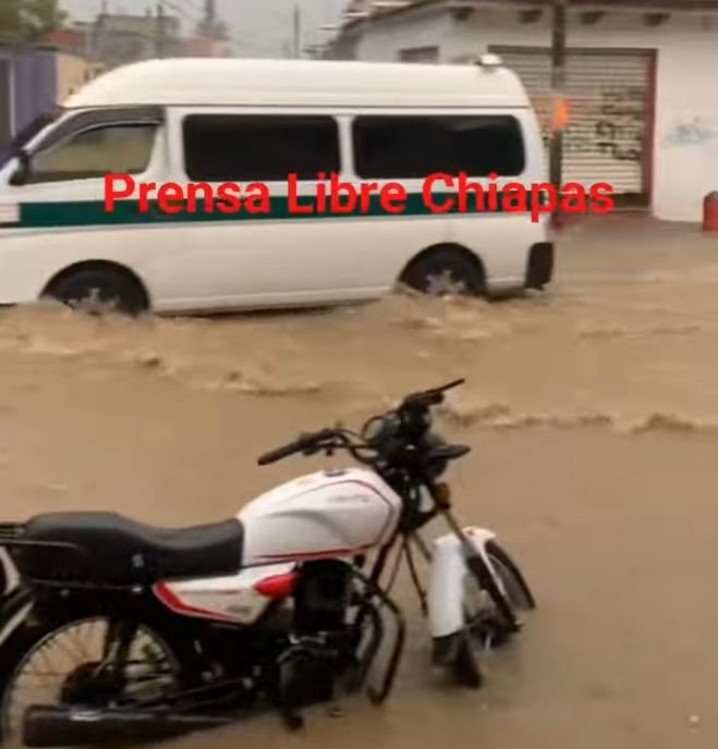 Encharcamientos e inundaciones deja fuerte lluvia en San Cristóbal 