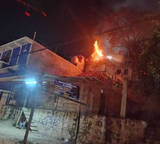 Se incendia una vivienda en la zona norte de San Cristóbal