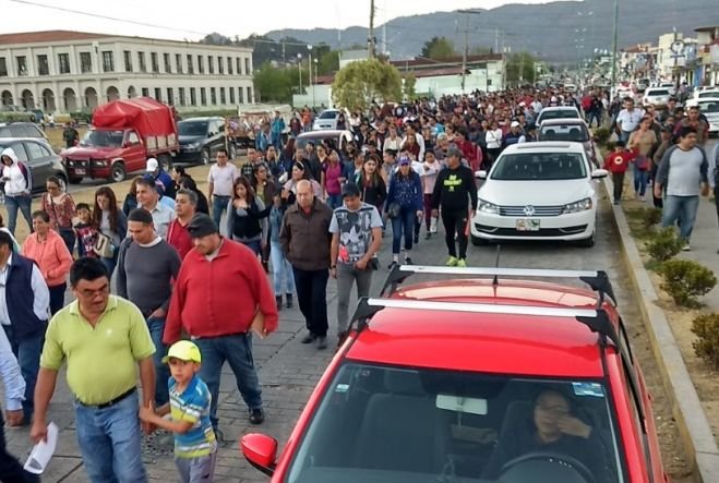 A 62 meses de la desaparición de los normalistas marchan para exigir justicia
