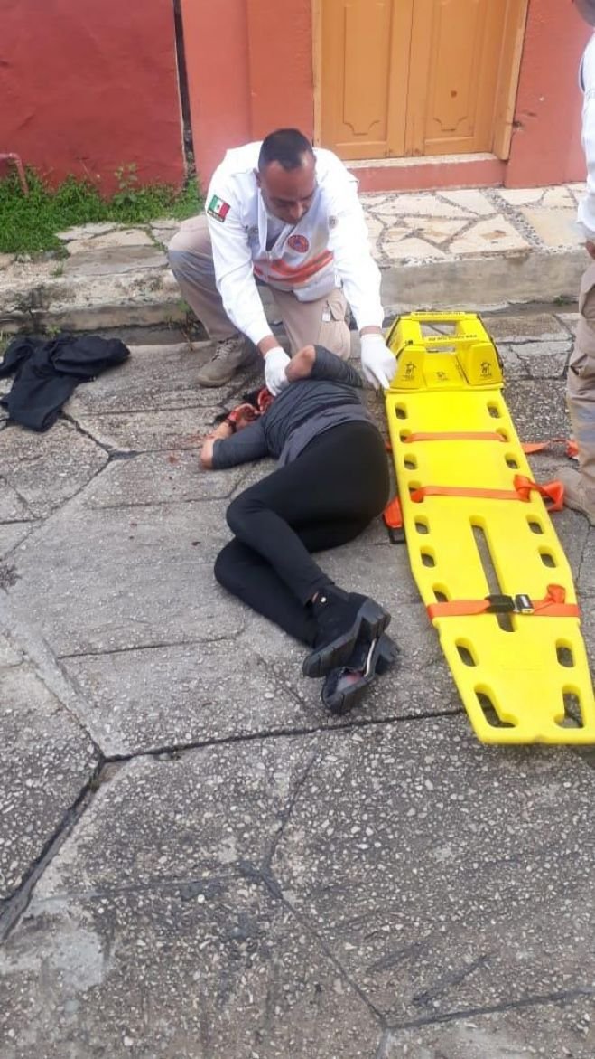 MUJER SE LANZA DEL TERCER PISO DE UN HOTEL