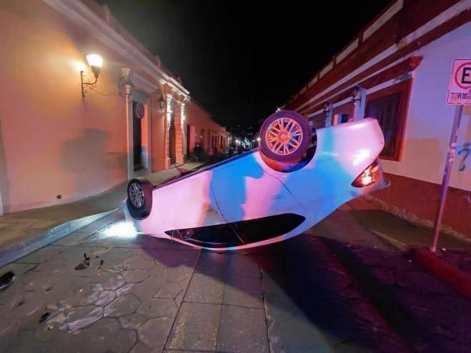 Se le atraves&oacute; una motociclista y volc&oacute;