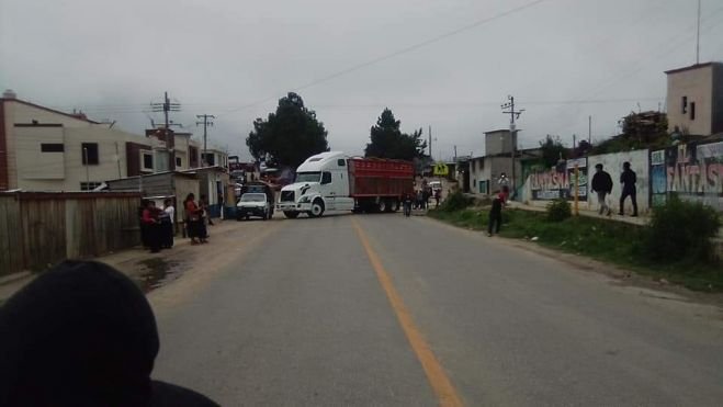 Habitantes  de Betania realizan bloqueo total en la carretera San Cristóbal- Teopisca