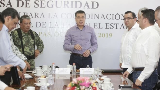 Reitera Rutilio Escandón llamado a trabajar con seriedad y responsabilidad en materia de seguridad  •    El gobernador encabezó la Mesa para la Coordinación Estatal y Regional de la Paz en el municipio de Ocosingo 