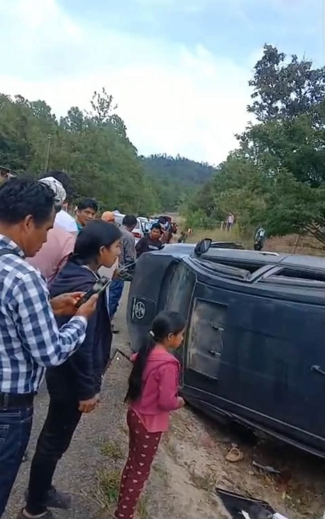 Tres lesionados deja fuerte accidente en Huixt&aacute;n 