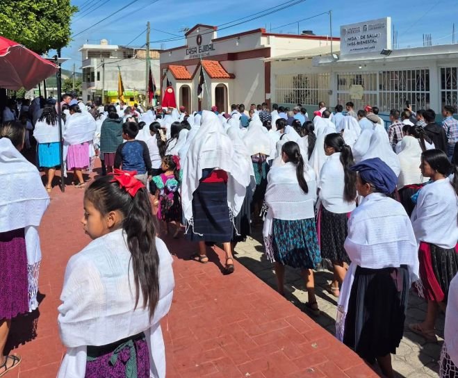 Santiago Ap&oacute;stol re&uacute;ne a fieles en Amatenango del Valle