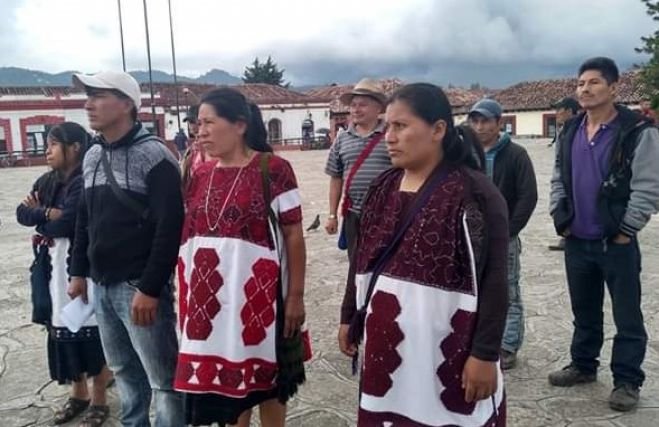 Piden cumplír resolutivo para restituir a regidores del ayuntamiento de Chalchuitán