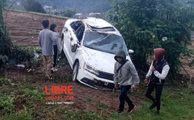 Fuerte volcadura en Chamula