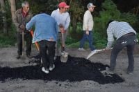 Se Realiza Bacheo en Frío en la Comunidad de Zacualpa con Apoyo del Ayuntamiento de San Cristóbal