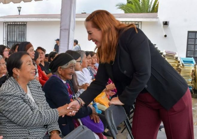 Entrega Fabiola Ricci despensas a mujeres sancristobalenses en coordinación con el DIF Municipal