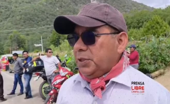 Maestros del NEI bloquean carretera SCLC–Tuxtla