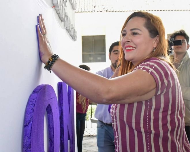 Con un Lazo Humano Morado, San Cristóbal de Las Casas Conmemora el 8 de Marzo