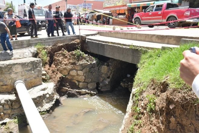 Supervisan puente de la colonia Río Jordán y solicitan autorización a CONAGUA para su intervención