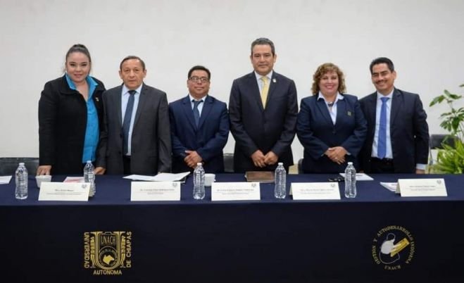 Es falso que la carrera de Historia vaya a desaparecer asegura rector de la Unach