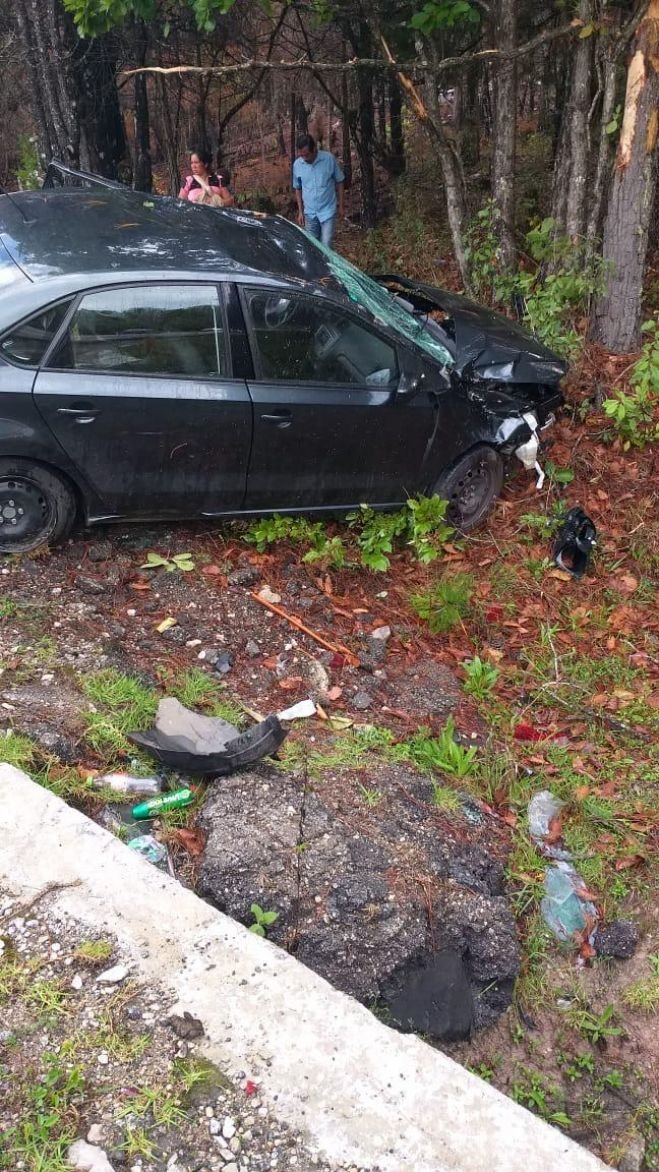 Un lesionado deja volcadura en la carretera San Crist&oacute;bal-Teopisca