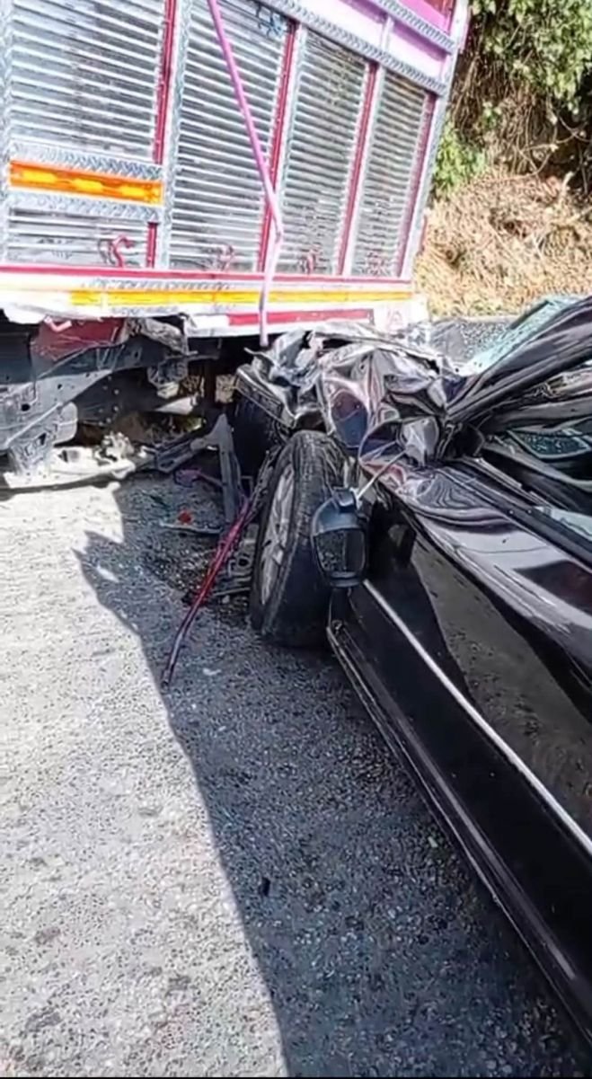 Un lesionado tras aparatoso choque