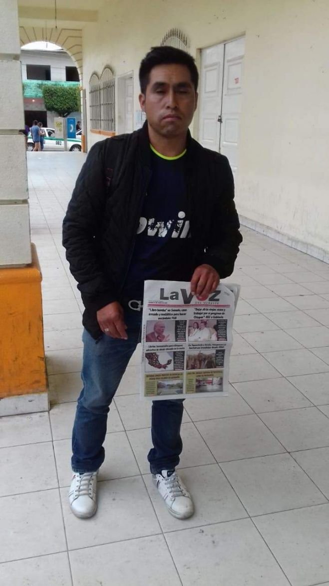 Detienen, amanezan y le roban sus peri&oacute;dicos a voceador en Ixtapa