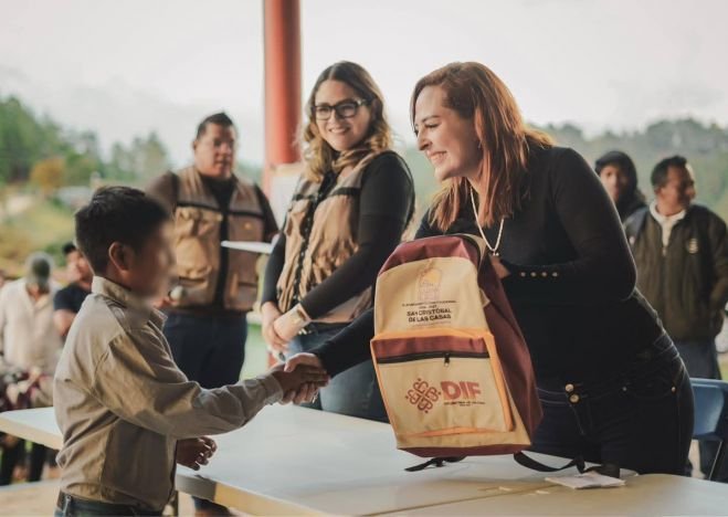 Continúan las visitas del Ayuntamiento y DIF para transformar vidas con educación
