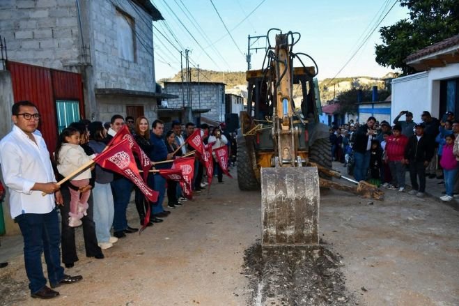 Arranca pavimentaci&oacute;n en Mar&iacute;a Auxiliadora con inversi&oacute;n superior a 3 millones de pesos