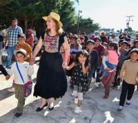 Fabiola Ricci celebra el D&iacute;a de la Ni&ntilde;ez con alegr&iacute;a y cercan&iacute;a en comunidades y mercados de San Crist&oacute;bal