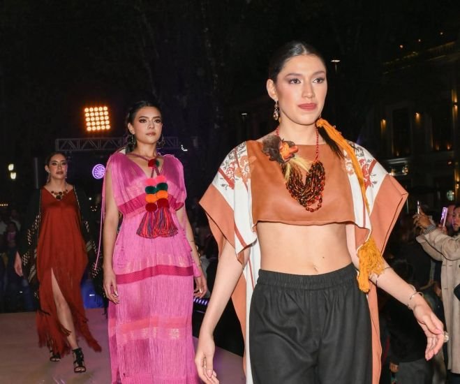 San Cristóbal de Las Casas celebra con gran éxito el Festival del Mequé y la pasarela “Fashion 2025: Vanguardia Ancestral Night”