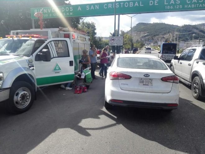 Tres franceses heridos deja accidente vehicular.