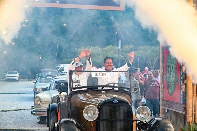 Eduardo Ram&iacute;rez supervisa avances en la construcci&oacute;n de la carretera Ocosingo-Palenque &ldquo;La Ruta de las Culturas Mayas&rdquo;