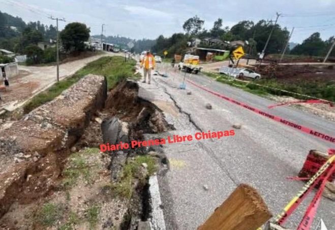 Derrumbe afecta la carretera federal entre Teopisca y San Crist&oacute;bal de Las Casas