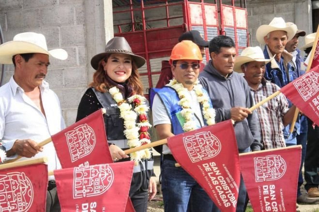 Presidenta de San Cristóbal impulsa obras y apoyos en el Ejido Pedernal