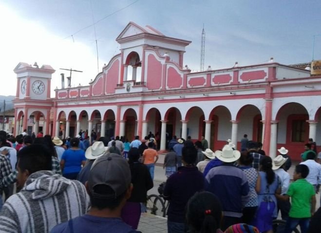 M&aacute;s de 8 d&iacute;as llevan retenidos cat&oacute;licos en Teopisca