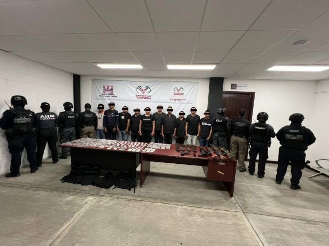 Detienen a 12 presuntos integrantes del CJNG en San Cristóbal de Las Casas; decomisan armas y presunta droga