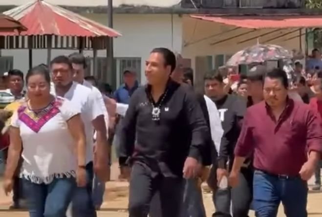 Eduardo Ramírez Aguilar inaugura sistema de agua potable en Frontera Corozal, Ocosingo