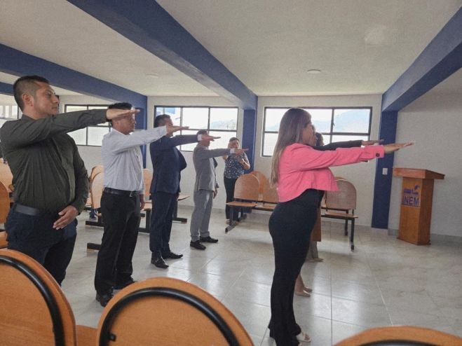 Realizan toma de protesta de licenciaturas, maestrías y doctorado en el INEM