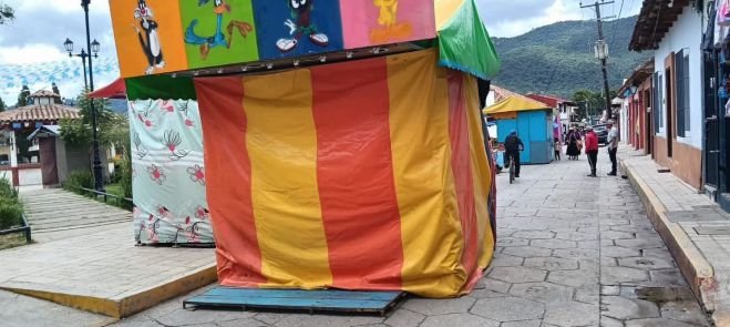 Barrio de Mexicanos se viste de fiesta
