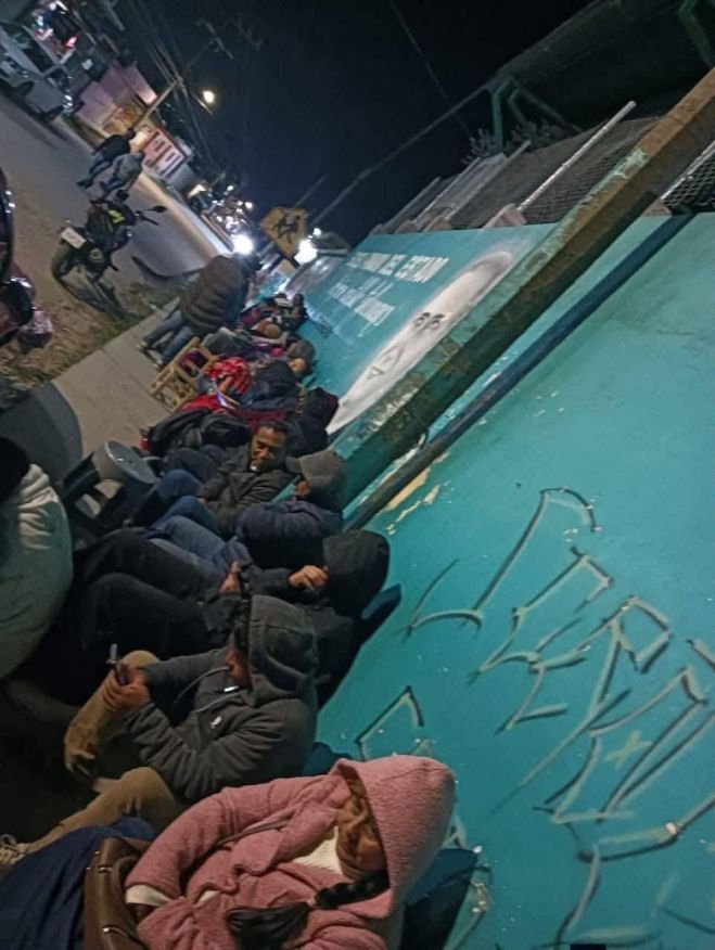 Padres de familia denuncian negativa en entrega de fichas en primaria Jos&eacute; Castillo Tielemans