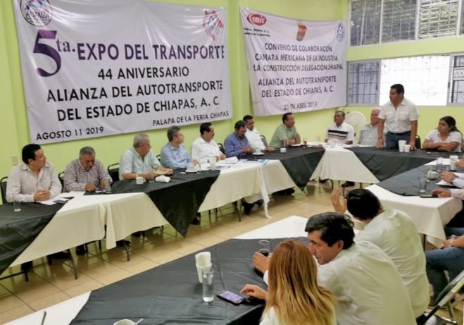 Reconocen transportistas disposici&oacute;n para trabajar conjuntamente con Gobierno del Estado