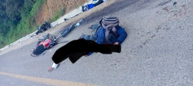 Dos motociclistas pierden la vida tras choque frontal en Zinacantán