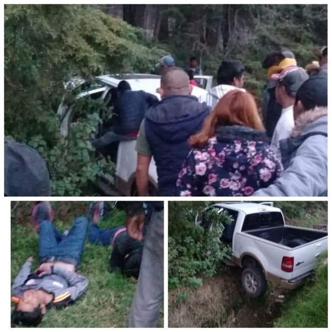Tres lesionados deja volcadura en la carretera de Chamula