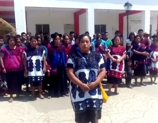 Habitantes de Chalchihuitán piden a Rigoberta Menchú intermediar ante gobierno