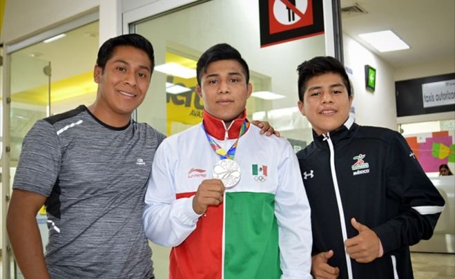 El luchador Emilio P&eacute;rez concentrado en el CNAR rumbo a Lima 2019