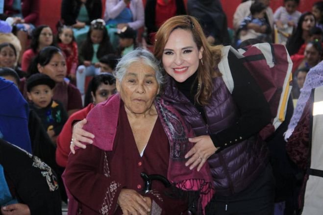 Presidenta municipal reafirma compromiso de apoyo en comunidades de San Cristóbal