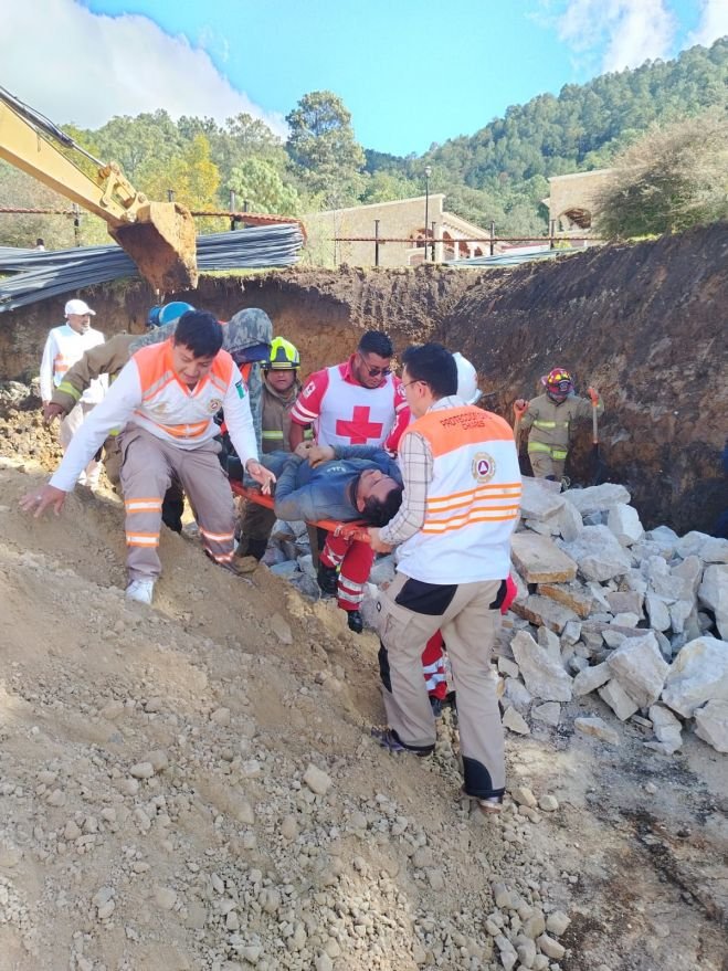 Alud de escombro sepulta a dos trabajadores en la #unich