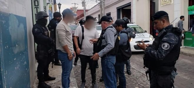 Rescatan a dos víctimas de secuestro virtual: FGE
