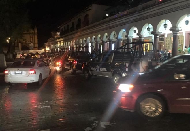 Ambulantes a punto de enfrentarse en el centro de San Cristóbal