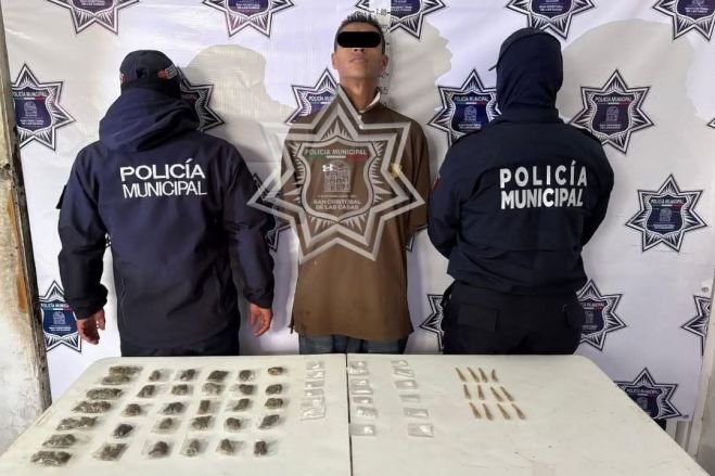 Tras operativo de verificación a comercios,  detienen a sujeto en posesión de drogas en San Cristóbal de Las Casas 