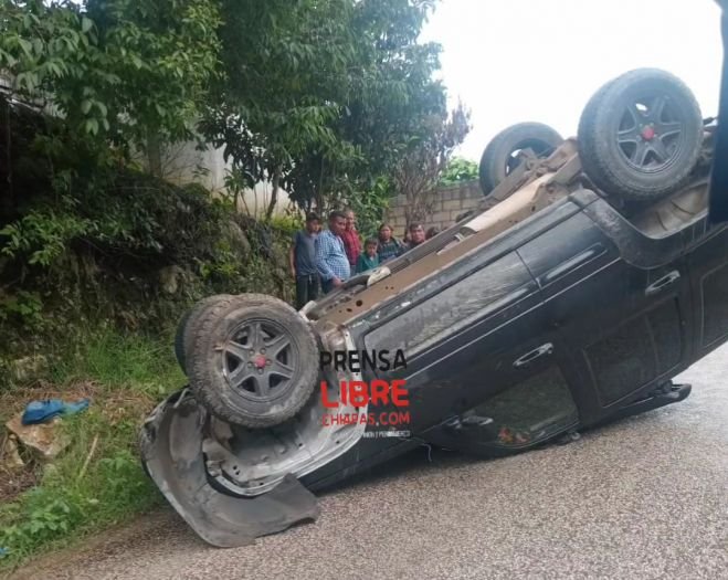 Dos lesionados deja volcadura en Chenalhó